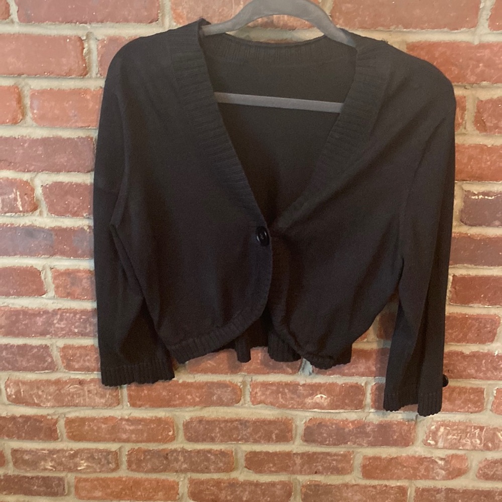 Short Cropped 3/4 Sleeve Sweater